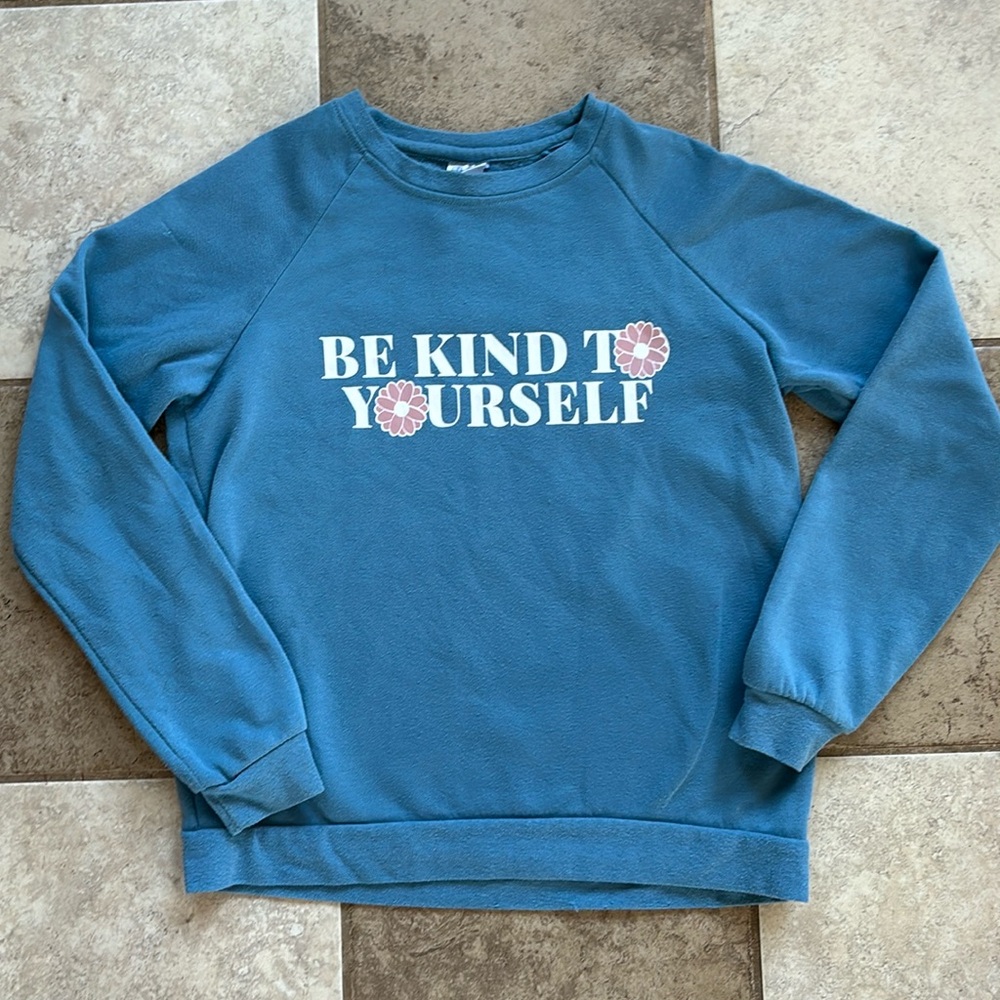 Women’s crewneck sweatshirt